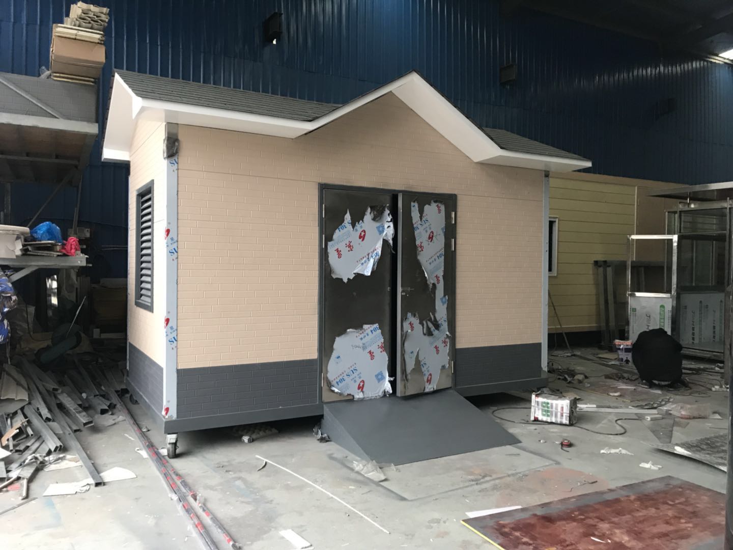 金属雕花板垃圾房